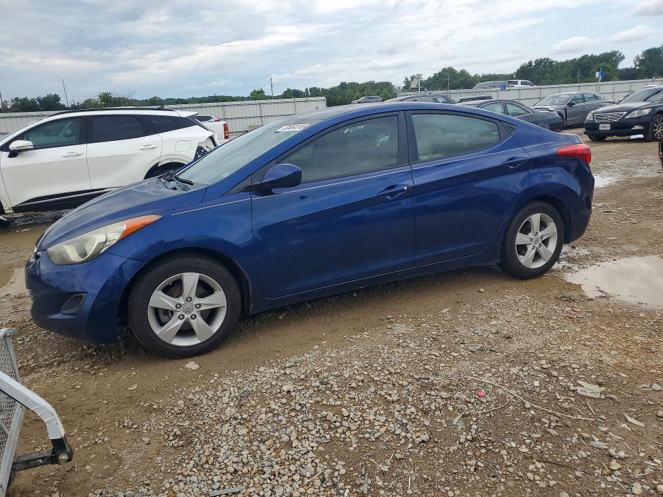 60464146 :رقم المزاد ، KMHDH4AE6DU868719 vin ، 2013 Hyundai Elantra مزاد بيع