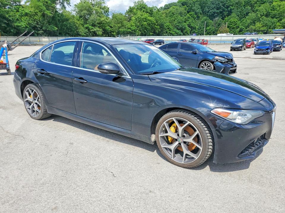 60219456 :رقم المزاد ، ZARFANBN7M7640352 vin ، 2021 Alfa Romeo Giulia مزاد بيع