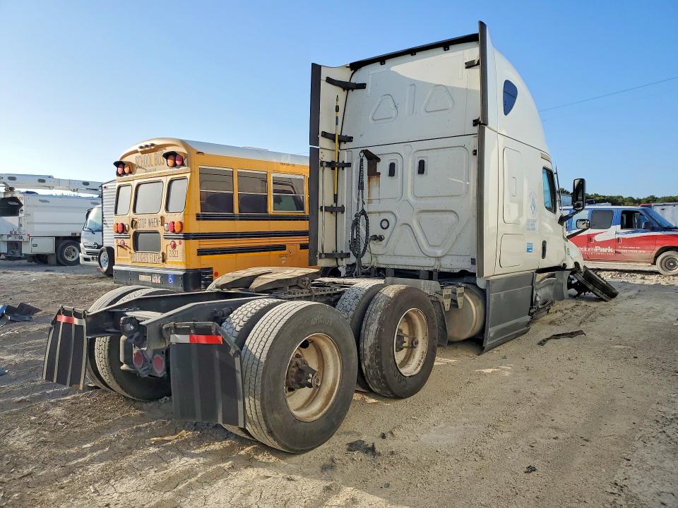 Продажа на аукционе авто 2021 Freightliner Cascadia 126, vin: 3AKJHHDVXMSMS1095, номер лота: 61561696