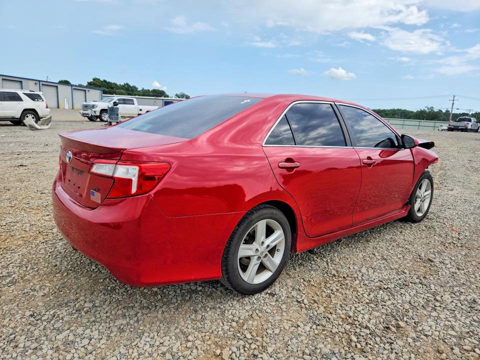 60661936 :رقم المزاد ، 4T1BF1FK3EU768007 vin ، 2014 Toyota Camry مزاد بيع