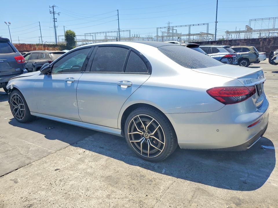 61029526 :رقم المزاد ، W1KZF8EB5NB020387 vin ، 2022 Mercedes-benz E مزاد بيع