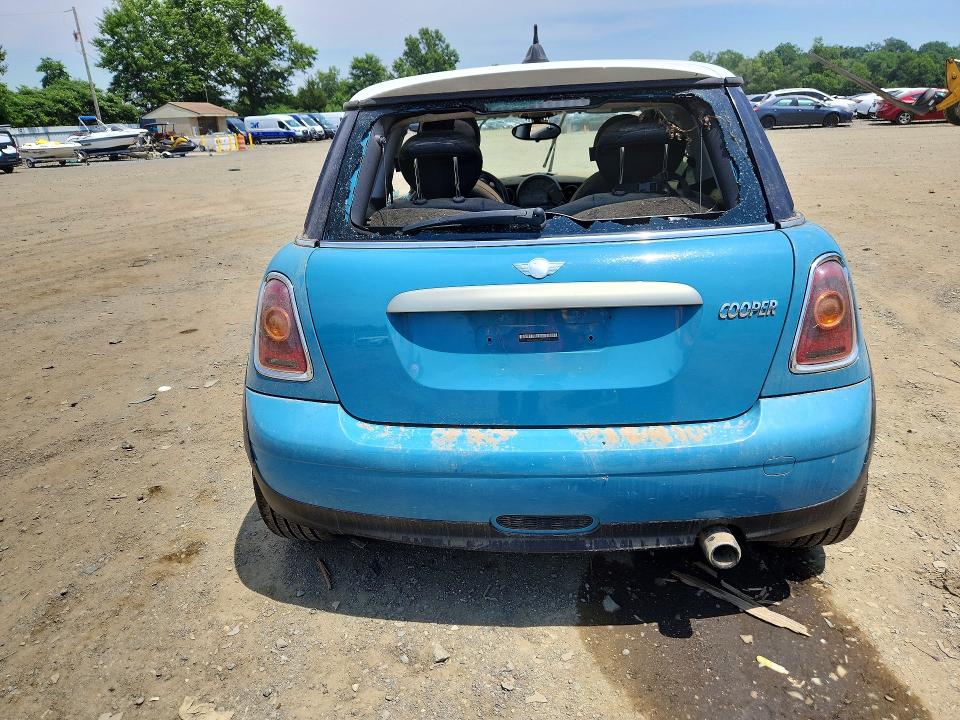 Продаж на аукціоні авто 2010 Mini Cooper, vin: WMWMF3C51ATZ22704, номер лоту: 61298476