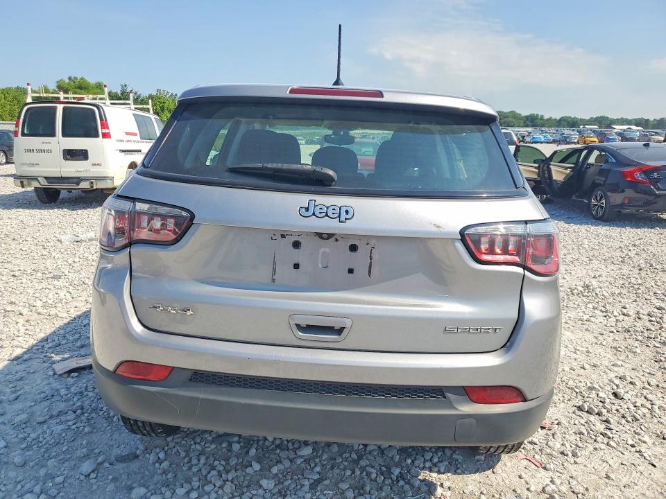 60335546 :رقم المزاد ، 3C4NJDABXJT464900 vin ، 2018 Jeep Compass مزاد بيع