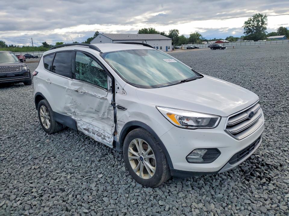 Продажа на аукционе авто 2018 Ford Escape, vin: 1FMCU0GD7JUD18410, номер лота: 61840716