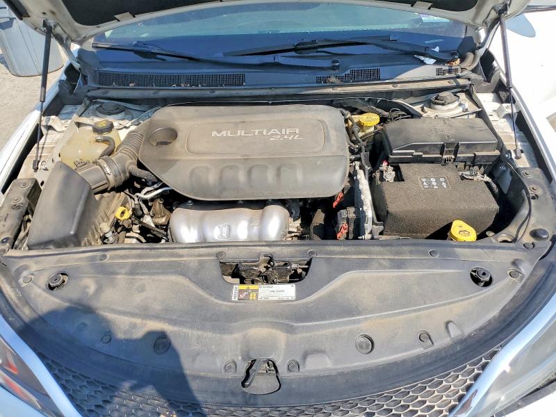 59007336 :رقم المزاد ، 1C3CCCAB3FN593312 vin ، 2015 Chrysler 200 مزاد بيع