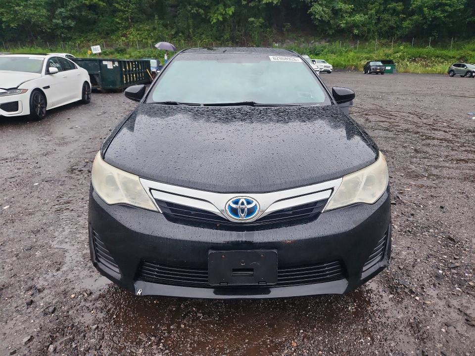 2014 Toyota Camry Hybrid მანქანა იყიდება აუქციონზე, vin: 4T1BD1FK5EU137717, აუქციონის ნომერი: 62908926
