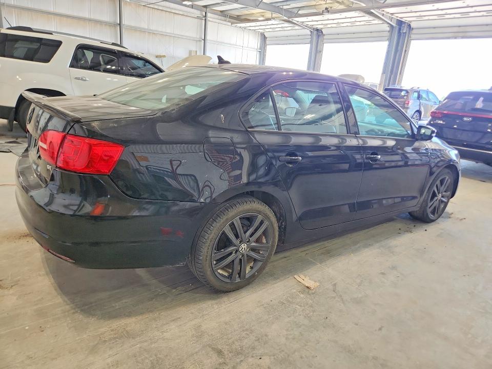 60050646 :رقم المزاد ، 3VWD17AJ0EM437335 vin ، 2014 Volkswagen Jetta مزاد بيع