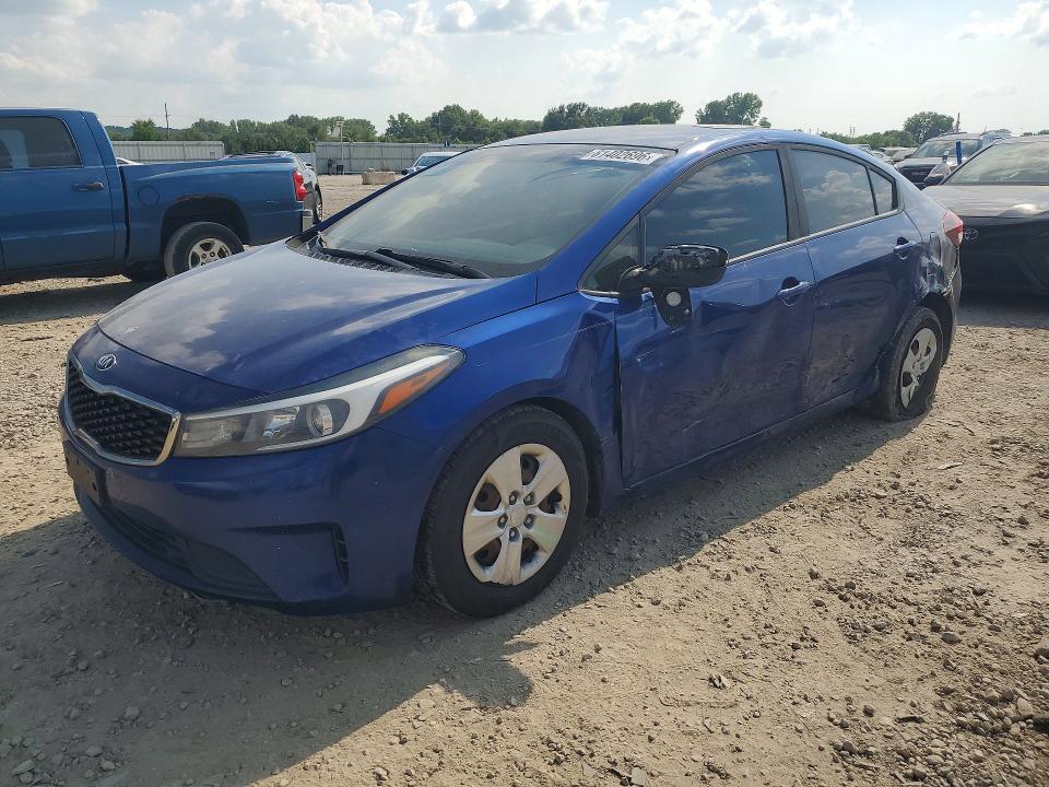 61402696 :رقم المزاد ، 3KPFK4A78HE029465 vin ، 2017 Kia Forte مزاد بيع