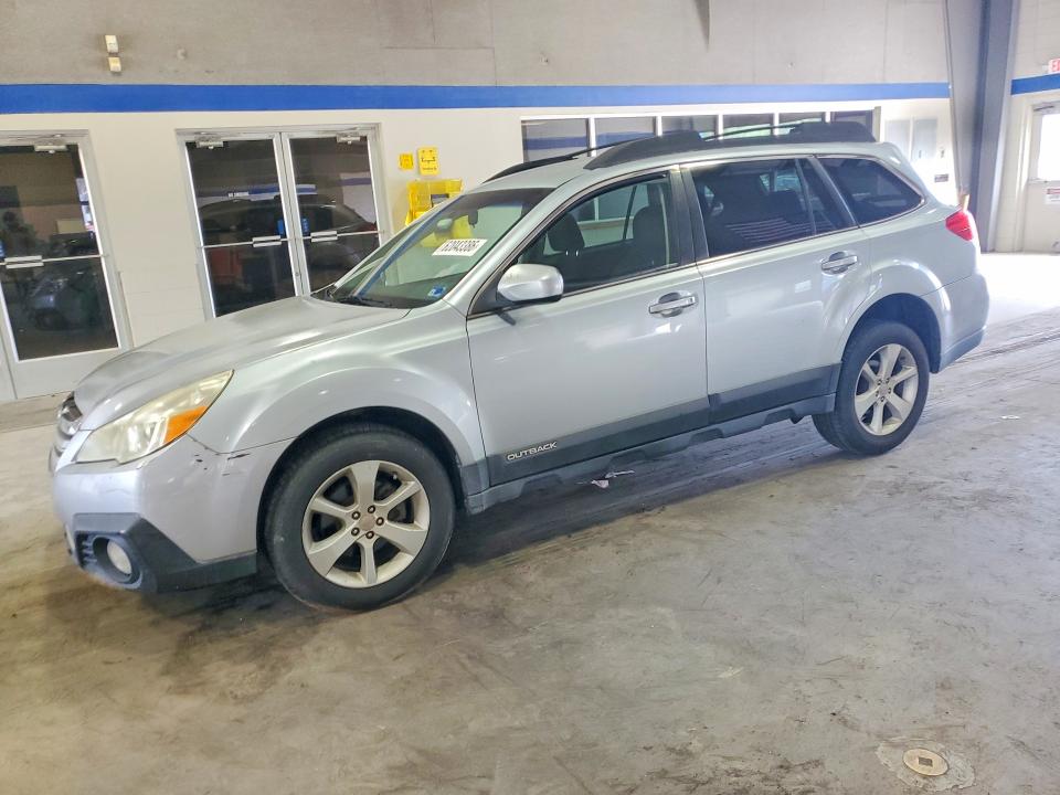 62043386 :رقم المزاد ، 4S4BRBCC9D3311149 vin ، 2013 Subaru Outback مزاد بيع