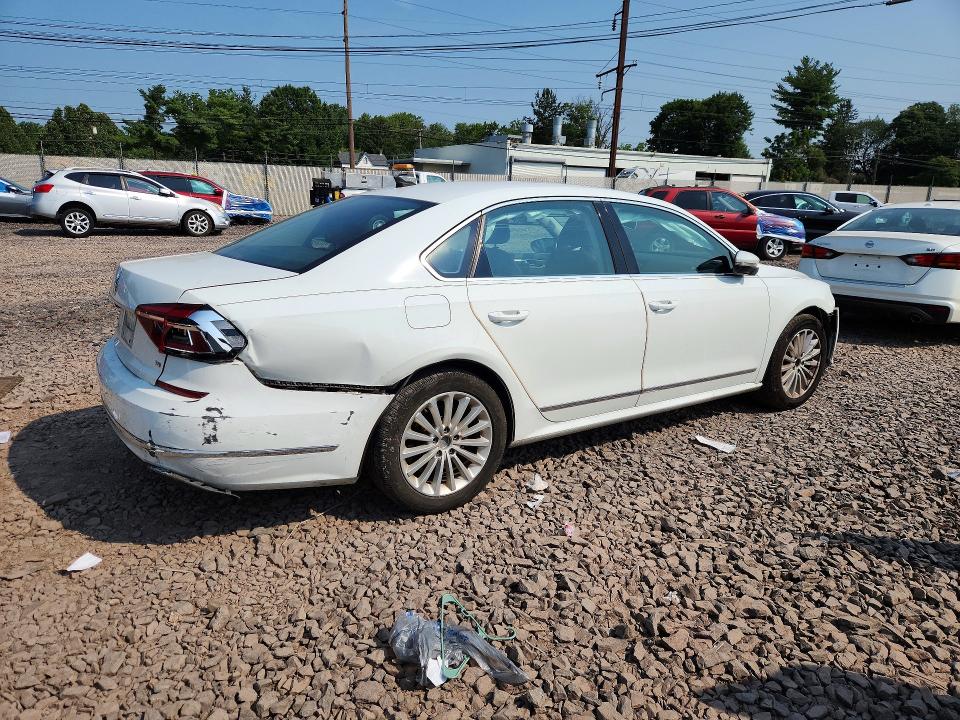 Продаж на аукціоні авто 2017 Volkswagen Passat, vin: 1VWBT7A3XHC028820, номер лоту: 62449196