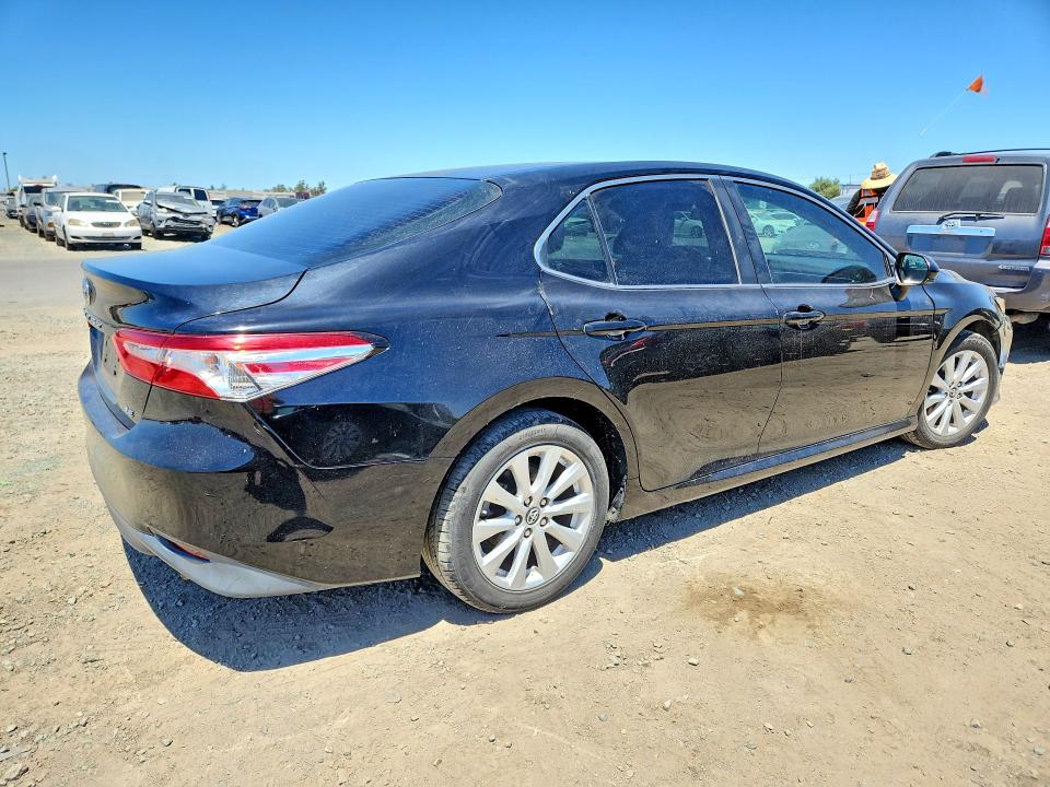 Продаж на аукціоні авто 2018 Toyota Camry, vin: 4T1B11HK1JU636384, номер лоту: 62125086
