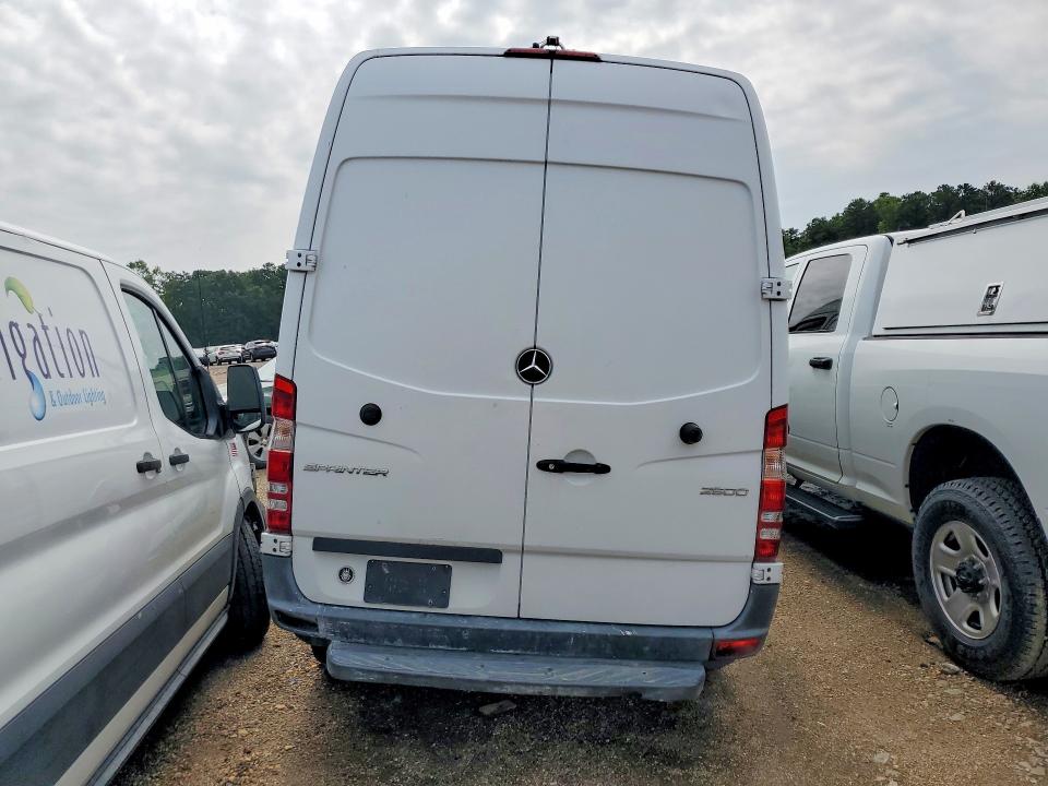 60774616 :رقم المزاد ، WD3PE7CD6HP386976 vin ، 2017 Mercedes-benz Sprinter مزاد بيع