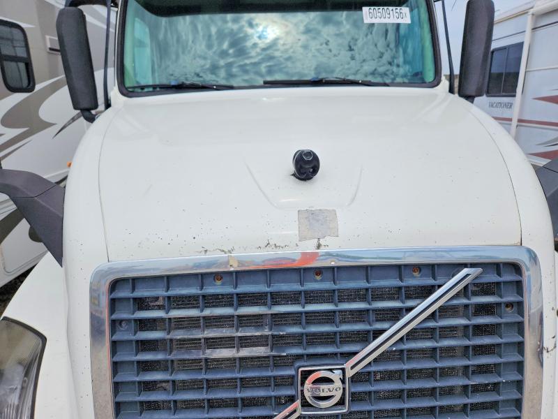 60509156 :رقم المزاد ، 4V4NC9EH1GN942026 vin ، 2016 Volvo Vnl (4) مزاد بيع