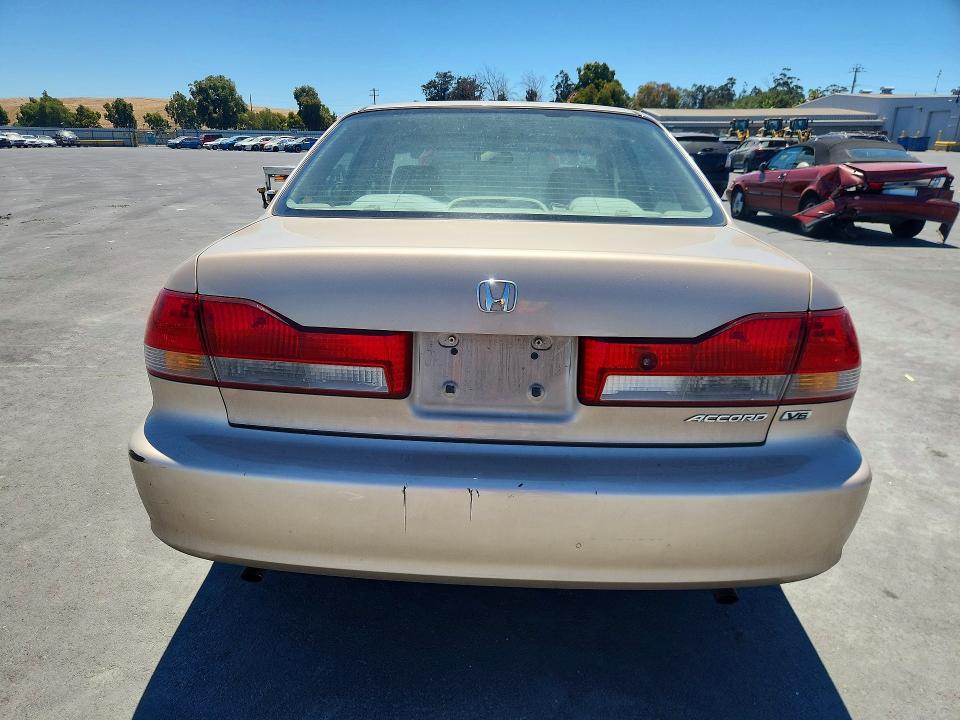2001 Honda Accord მანქანა იყიდება აუქციონზე, vin: 1HGCG16401A087114, აუქციონის ნომერი: 61979766