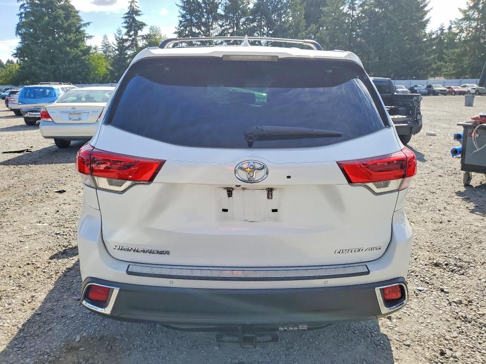 Продажа на аукционе авто 2017 Toyota Highlander, vin: 5TDDZRFH0HS476055, номер лота: 62493526