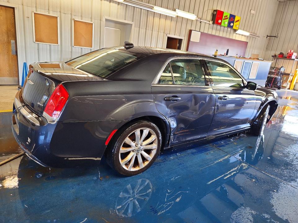 2016 Chrysler 300 მანქანა იყიდება აუქციონზე, vin: 2C3CCARG0GH270544, აუქციონის ნომერი: 53654136