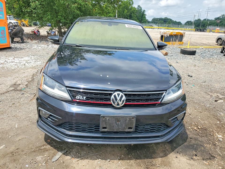 60259026 :رقم المزاد ، 3VW4T7AJXHM404275 vin ، 2017 Volkswagen Jetta مزاد بيع