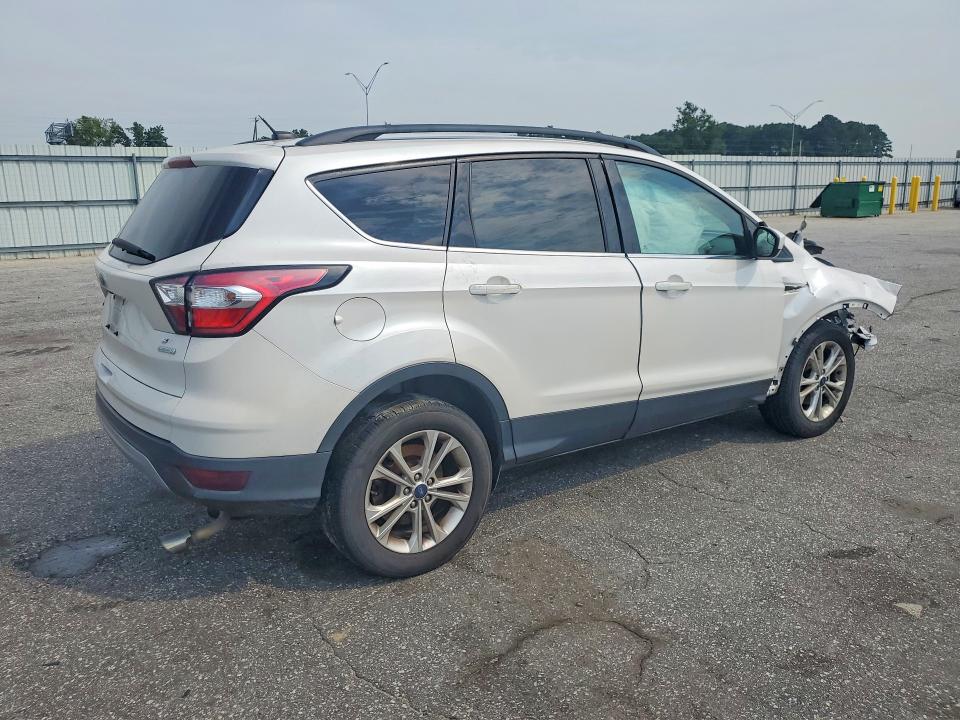 2018 Ford Escape მანქანა იყიდება აუქციონზე, vin: 1FMCU0GD2JUB70831, აუქციონის ნომერი: 62849726