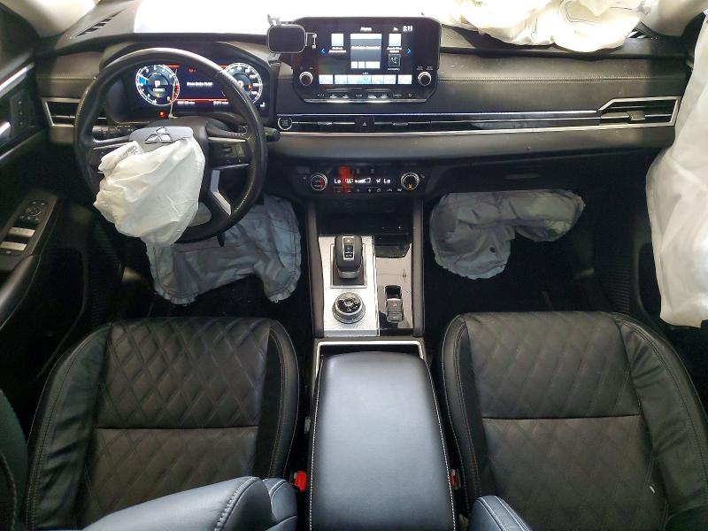61588646 :رقم المزاد ، JA4J4VA85NZ014581 vin ، 2022 Mitsubishi Outlander مزاد بيع