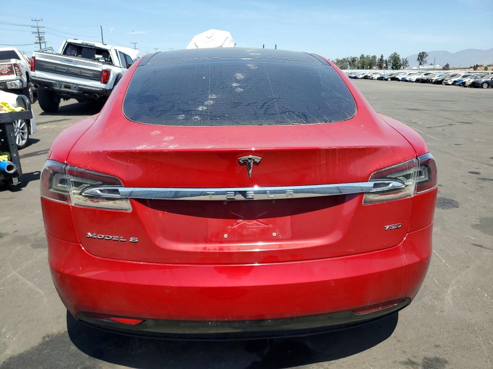 61414956 :رقم المزاد ، 5YJSA1E27JF281321 vin ، 2018 Tesla Model S مزاد بيع