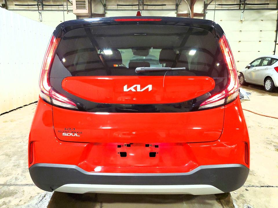 2023 Kia Soul მანქანა იყიდება აუქციონზე, vin: KNDJ23AU5P7189456, აუქციონის ნომერი: 61928046