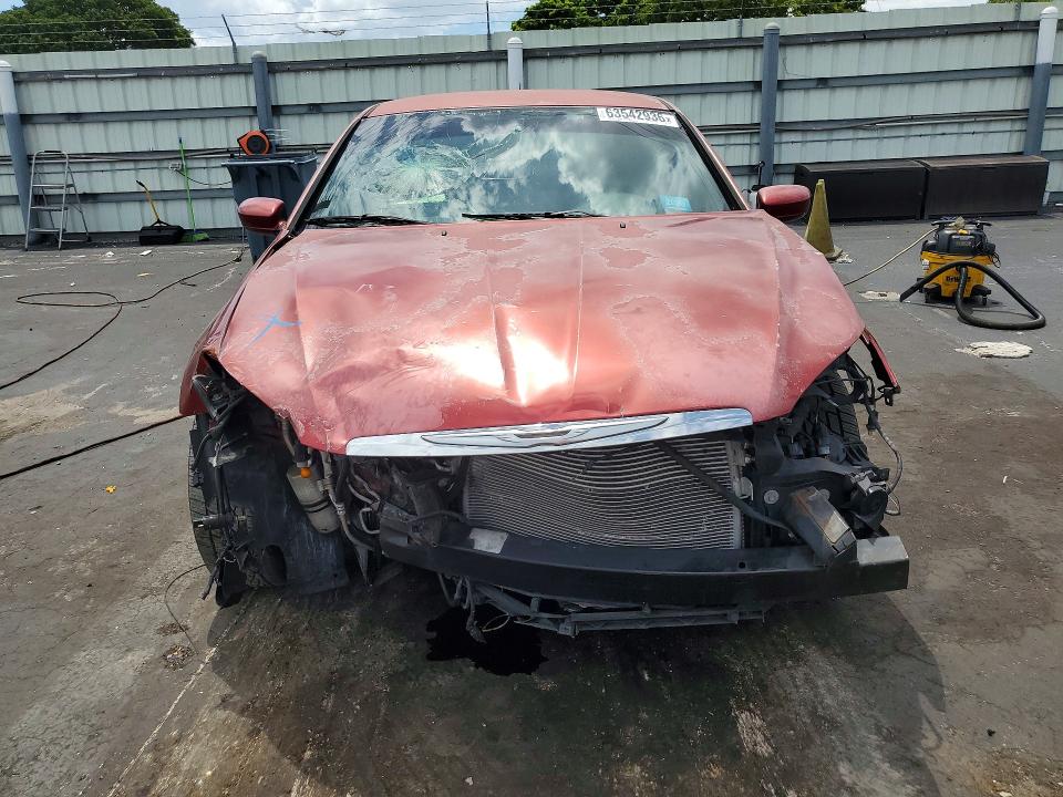 2013 Chrysler 200 მანქანა იყიდება აუქციონზე, vin: 1C3CCBAB2DN697880, აუქციონის ნომერი: 63542936