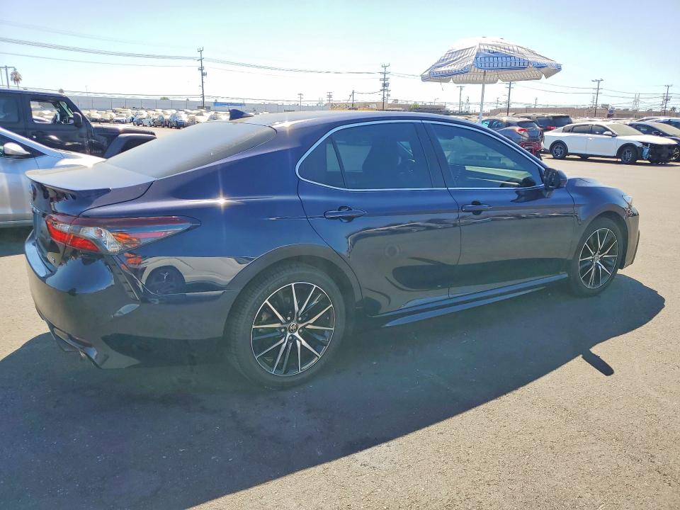 2021 Toyota Camry მანქანა იყიდება აუქციონზე, vin: 44T1G11AK9MU53208, აუქციონის ნომერი: 61393256