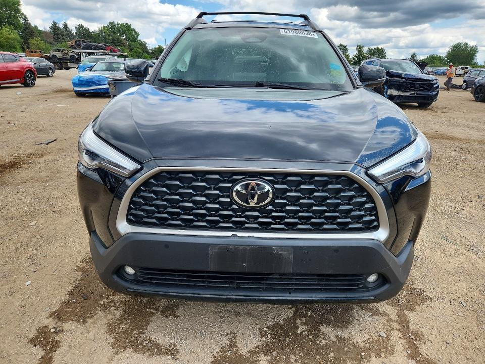 Продажа на аукционе авто 2023 Toyota Corolla Cross, vin: 7MUDAABG5PV064143, номер лота: 61980536