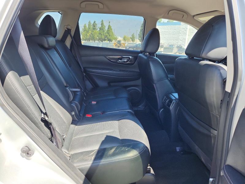 61691646 :رقم المزاد ، JN8AT2MT5JW459216 vin ، 2018 Nissan Rogue مزاد بيع