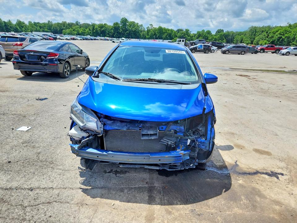 60120546 :رقم المزاد ، 3HGGK5H52FM758421 vin ، 2015 Honda Fit مزاد بيع