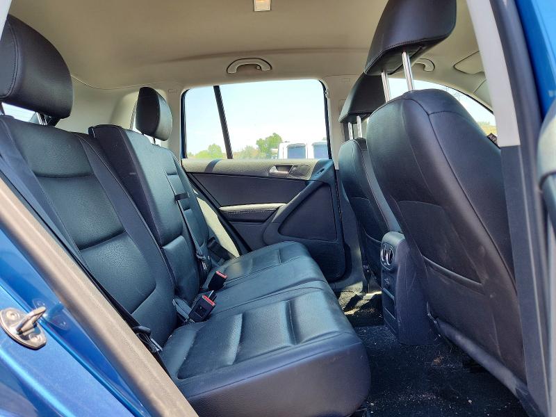55573176 :رقم المزاد ، WVGBV7AX4HW511097 vin ، 2017 Volkswagen Tiguan مزاد بيع