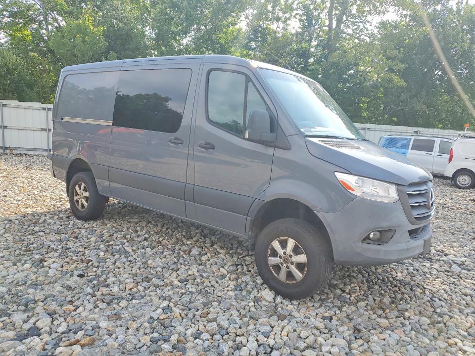 41635066 :رقم المزاد ، W1W4EBVY2MT060111 vin ، 2021 Mercedes-benz Sprinter مزاد بيع