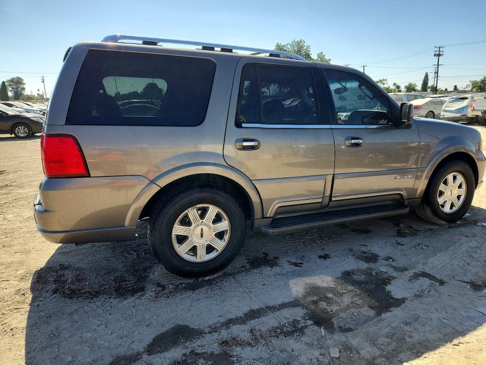 60631996 :رقم المزاد ، 5LMFU27R53LJ47148 vin ، 2003 Lincoln Navigator مزاد بيع