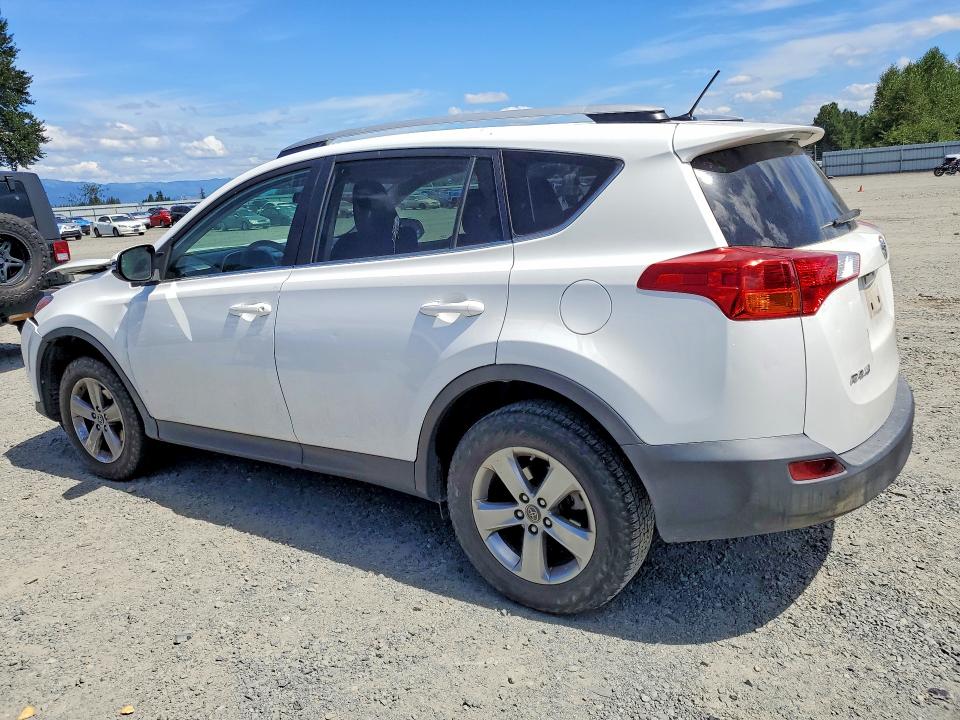 62655666 :رقم المزاد ، 2T3RFREV0FW242404 vin ، 2015 Toyota Rav4 مزاد بيع