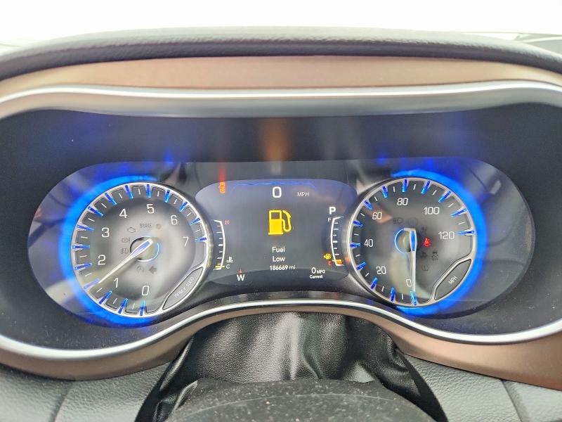 Продажа на аукционе авто 2017 Chrysler Pacifica, vin: 2C4RC1EG6HR743810, номер лота: 61983336