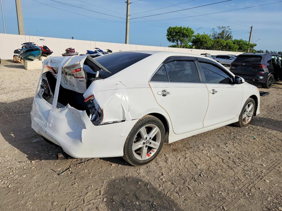 58108476 :رقم المزاد ، 4T1BF1FK4EU375441 vin ، 2014 Toyota Camry مزاد بيع