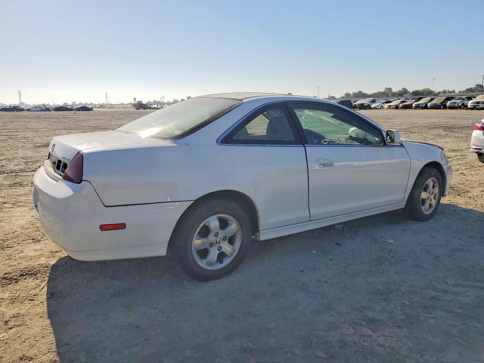 2001 Honda Accord მანქანა იყიდება აუქციონზე, vin: 1HGCG327X1A001383, აუქციონის ნომერი: 62698496