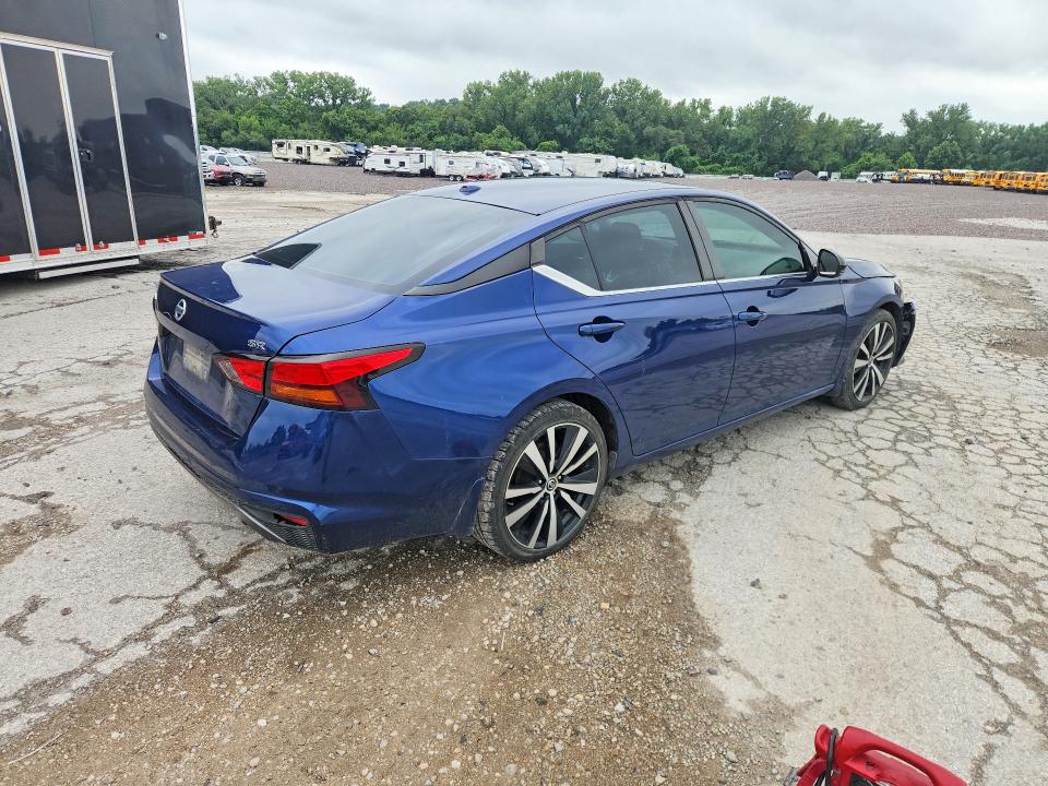 62511606 :رقم المزاد ، 1N4BL4CVXKC126453 vin ، 2019 Nissan Altima مزاد بيع