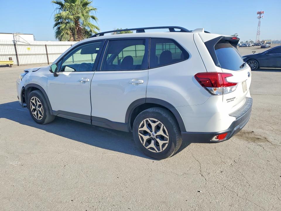 Продажа на аукционе авто 2022 Subaru Forester, vin: JF2SKAEC0NH506515, номер лота: 60874206