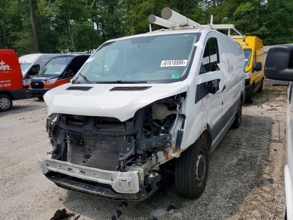 61618986 :رقم المزاد ، 1FTNE1YM0FKA87514 vin ، 2015 Ford Transit مزاد بيع