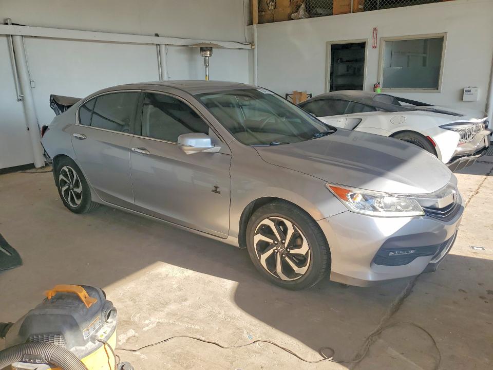 2017 Honda Accord მანქანა იყიდება აუქციონზე, vin: 1HGCR2F04HA196618, აუქციონის ნომერი: 60483086