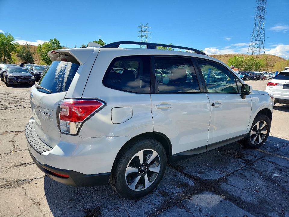 61892396 :رقم المزاد ، JF2SJAEC6HH402120 vin ، 2017 Subaru Forester مزاد بيع
