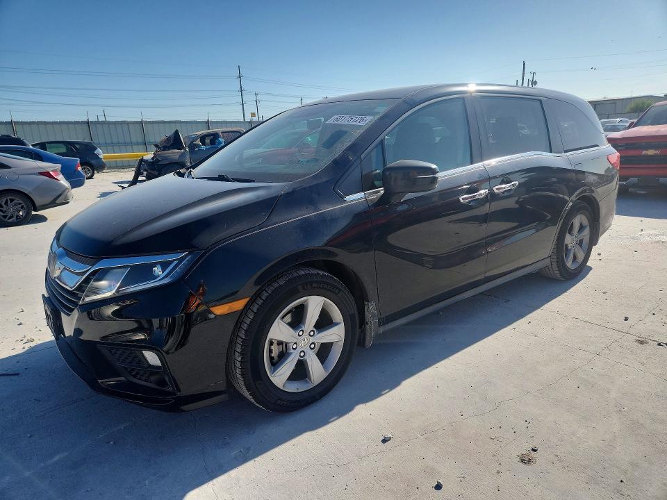 2018 Honda Odyssey მანქანა იყიდება აუქციონზე, vin: 5FNRL6H7XJB003882, აუქციონის ნომერი: 60175126