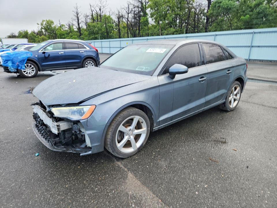 62951776 :رقم المزاد ، WAUBFGFF3F1090286 vin ، 2015 Audi A3 مزاد بيع