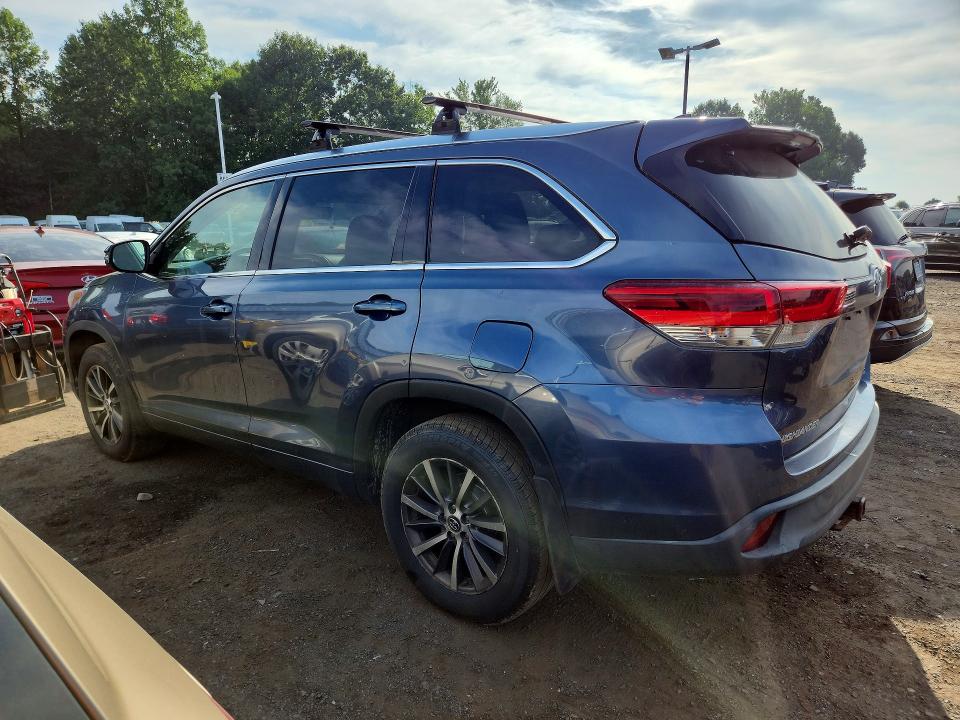 2018 Toyota Highlander მანქანა იყიდება აუქციონზე, vin: 5TDJZRFH5JS491997, აუქციონის ნომერი: 61348546
