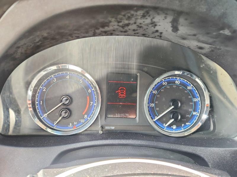 61484576 :رقم المزاد ، 2T1BURHE7JC984935 vin ، 2018 Toyota Corolla مزاد بيع