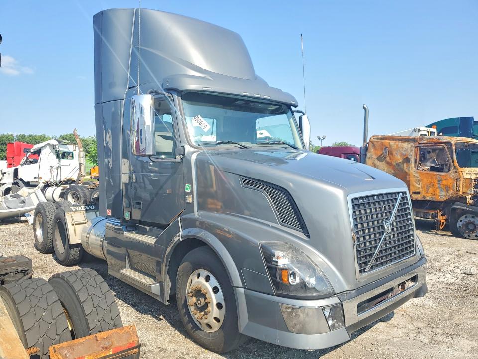 Aukcja sprzedaży 2014 Volvo Vn, vin: 4V4NC9EH9EN173286, numer aukcji: 61906006