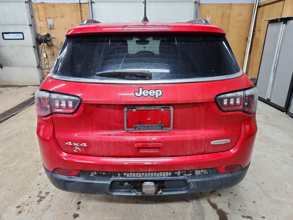 61299966 :رقم المزاد ، 3C4NJDBB0JT115128 vin ، 2018 Jeep Compass مزاد بيع