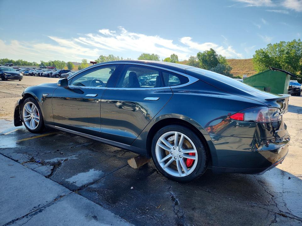 Продажа на аукционе авто 2014 Tesla Model S, vin: 5YJSA1H16EFP32943, номер лота: 62327946