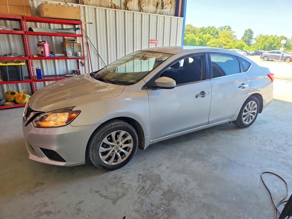61293936 :رقم المزاد ، 3N1AB7AP0JY268091 vin ، 2018 Nissan Sentra مزاد بيع